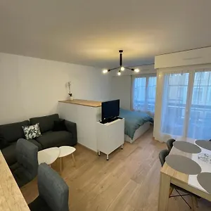 https://aix-les-bains-cur-de-ville-et-du-lac.hotels-rhonealpes.com